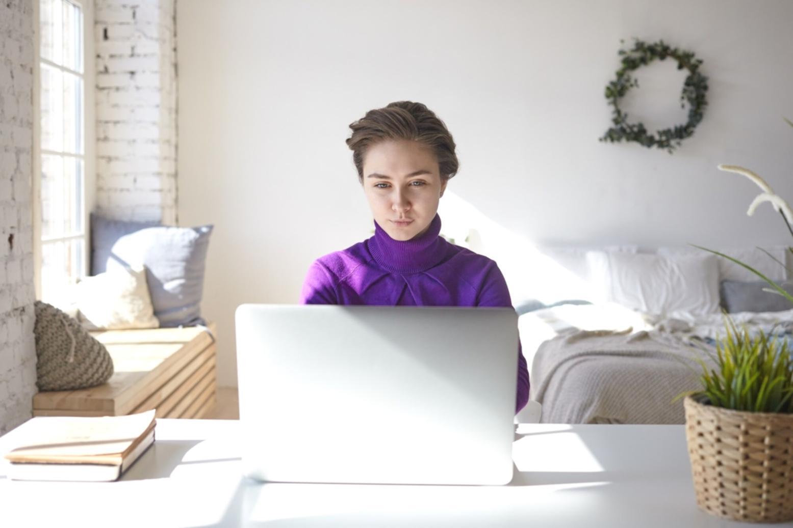 Camille Dubois lors des premières interviews avec les habitants de Clermont-Ferrand en 2018